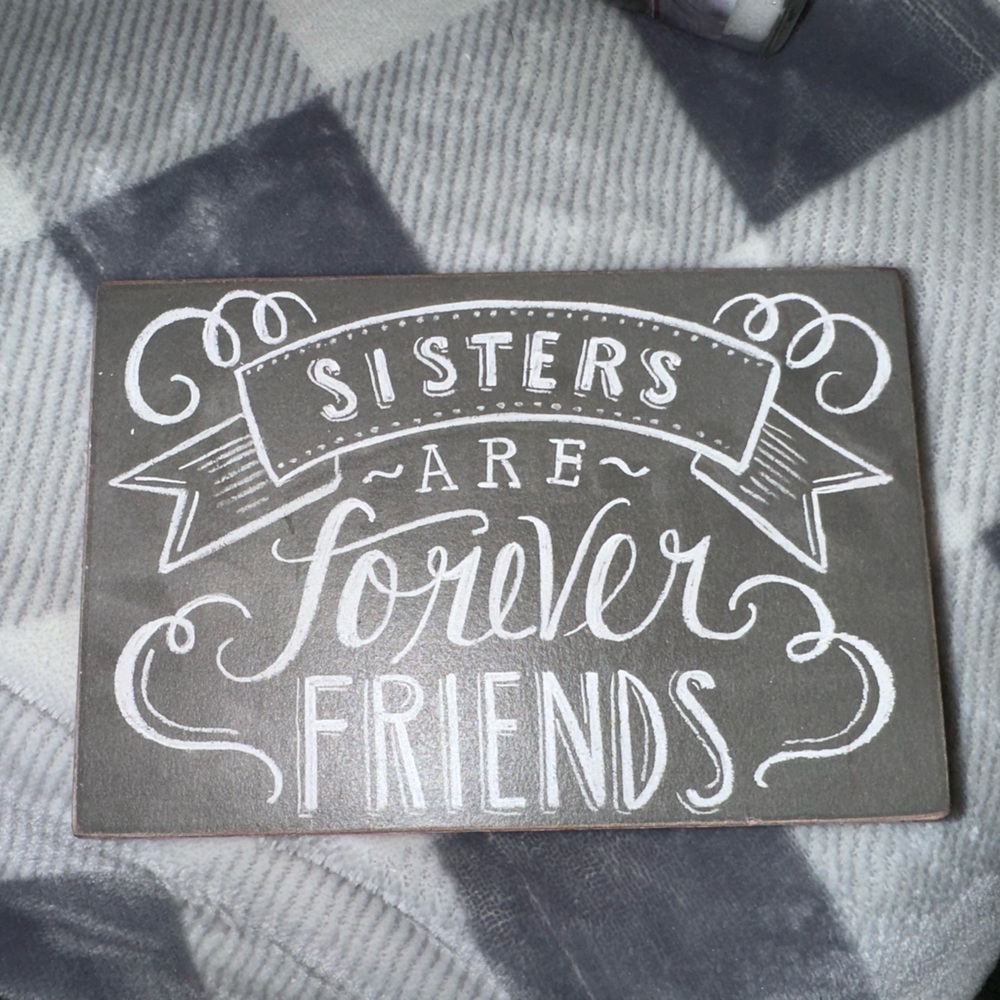 Sisters Francesca’s box wall decor